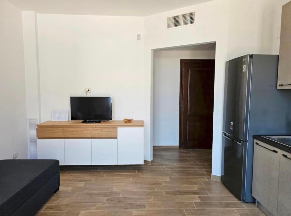 Lina 840 Apartment Monopoli Luaran gambar