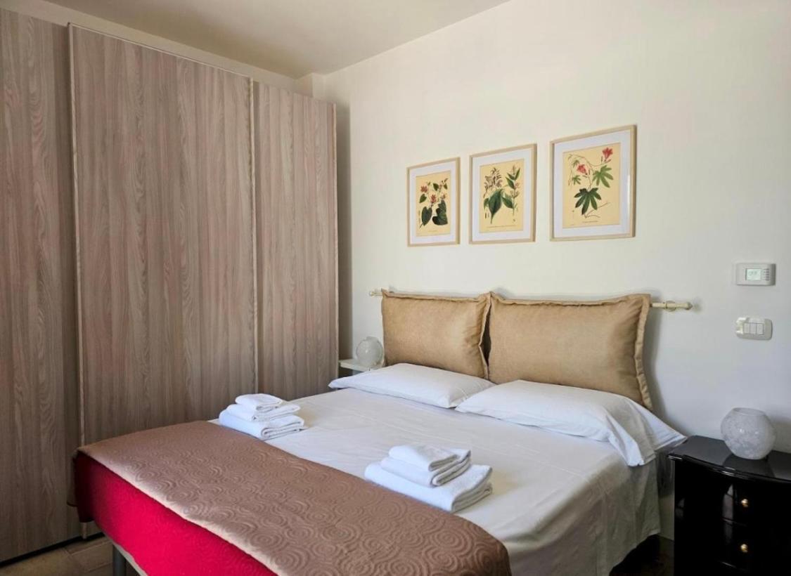 Lina 840 Apartment Monopoli Luaran gambar