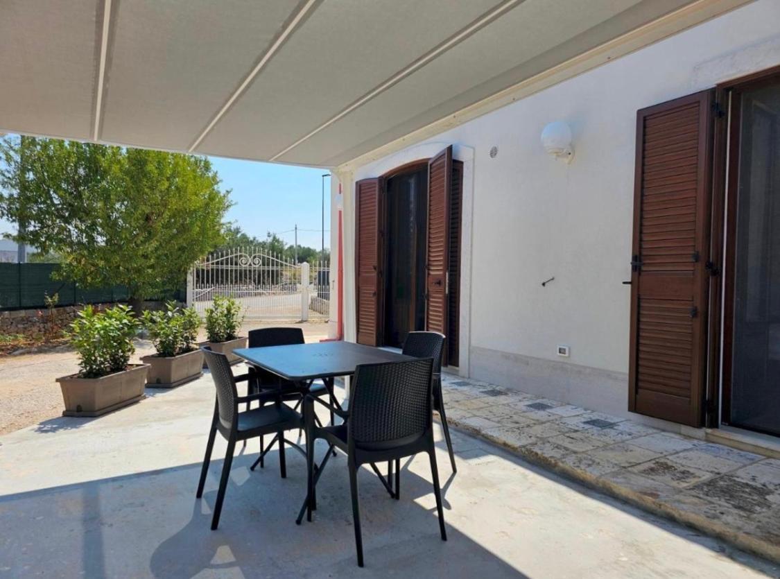 Lina 840 Apartment Monopoli Luaran gambar