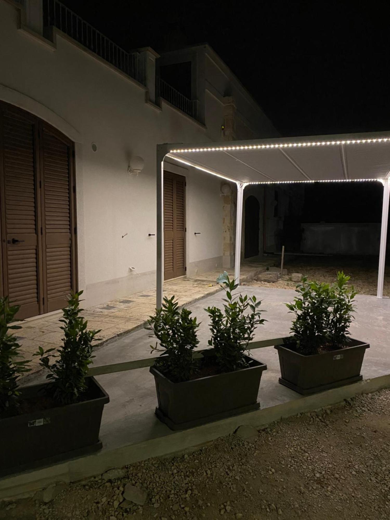 Lina 840 Apartment Monopoli Luaran gambar
